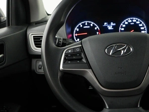 Седан Hyundai Solaris 2019 года, 1357077 рублей, Москва