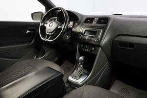 Седан Volkswagen Polo 2017 года, 999000 рублей, Новосибирск