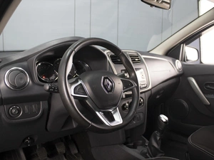 Седан Renault Logan 2021 года, 1050000 рублей, Омск