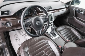 Седан Volkswagen Passat 2012 года, 1259000 рублей, Красноярск