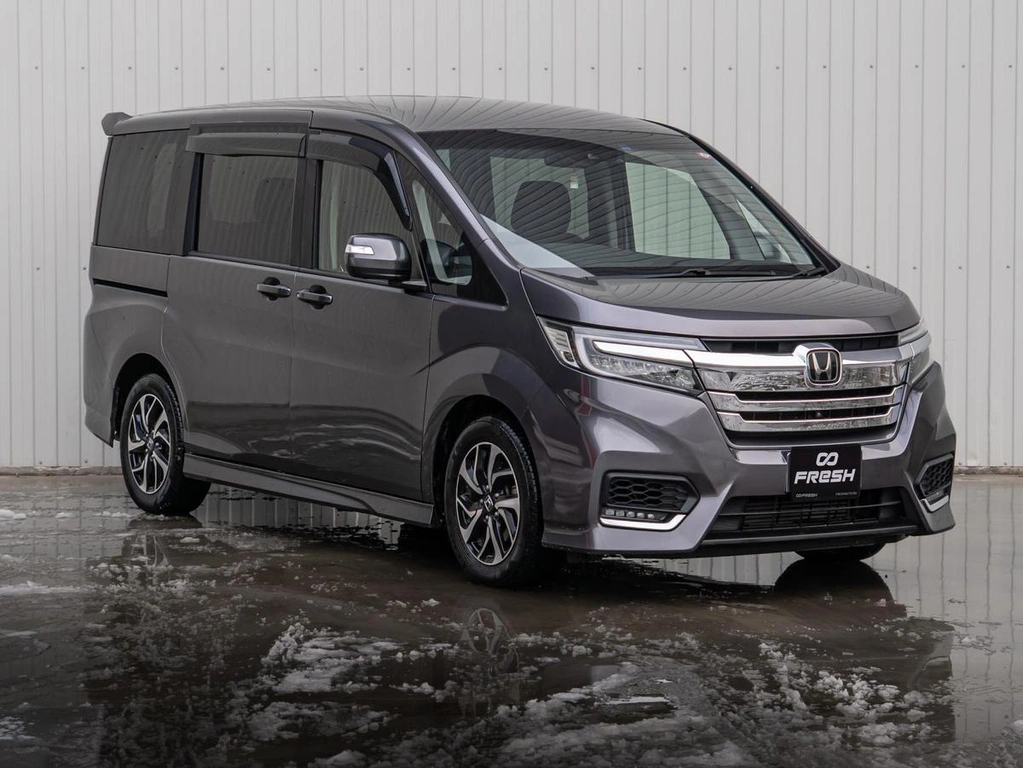 Минивэн Honda Stepwgn Spada 2018 года, 2310000 рублей, Краснодар