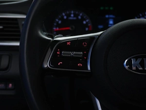 Седан Kia Optima 2019 года, 1678077 рублей, Москва