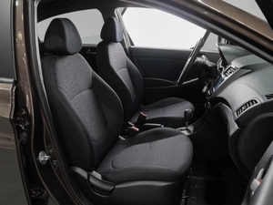 Седан Hyundai Solaris 2015 года, 900000 рублей, Тюмень