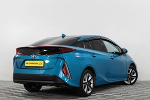 Лифтбек Toyota Prius 2019 года, 2389000 рублей, Сургут