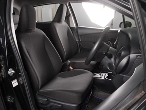 Хетчбэк Toyota Vitz 2018 года, 990000 рублей, Красный Пахарь