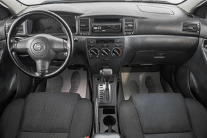 Седан Toyota Corolla 2005 года, 669000 рублей, Барнаул