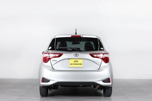 Хетчбэк Toyota Vitz 2018 года, 1199000 рублей, Новосибирск