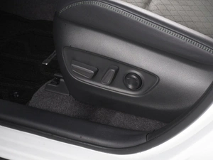 Внедорожник Toyota RAV4 2024 года, 4099000 рублей, Красный Пахарь