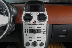 Хетчбэк Opel Corsa 2011 года, 539000 рублей, Тюмень