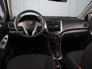 Седан Hyundai Solaris 2015 года, 930000 рублей, Омск