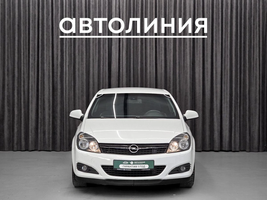 Хетчбэк Opel Astra GTC 2010 года, 549000 рублей, Красноярск