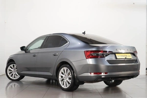 Лифтбек Skoda Superb 2022 года, 3329000 рублей, Челябинск