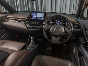 Внедорожник Toyota C-HR 2018 года, 1769000 рублей, Тюмень