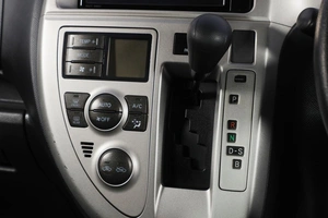 Хетчбэк Toyota Ractis 2010 года, 949000 рублей, Новосибирск
