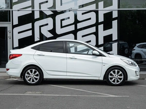 Седан Hyundai Solaris 2013 года, 960000 рублей, Волгоград