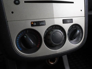 Хетчбэк Opel Corsa 2007 года, 410000 рублей, Воронеж