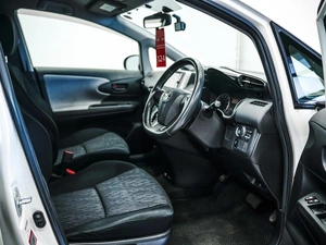 Минивэн Toyota Wish 2012 года, 1350000 рублей, Красноярск