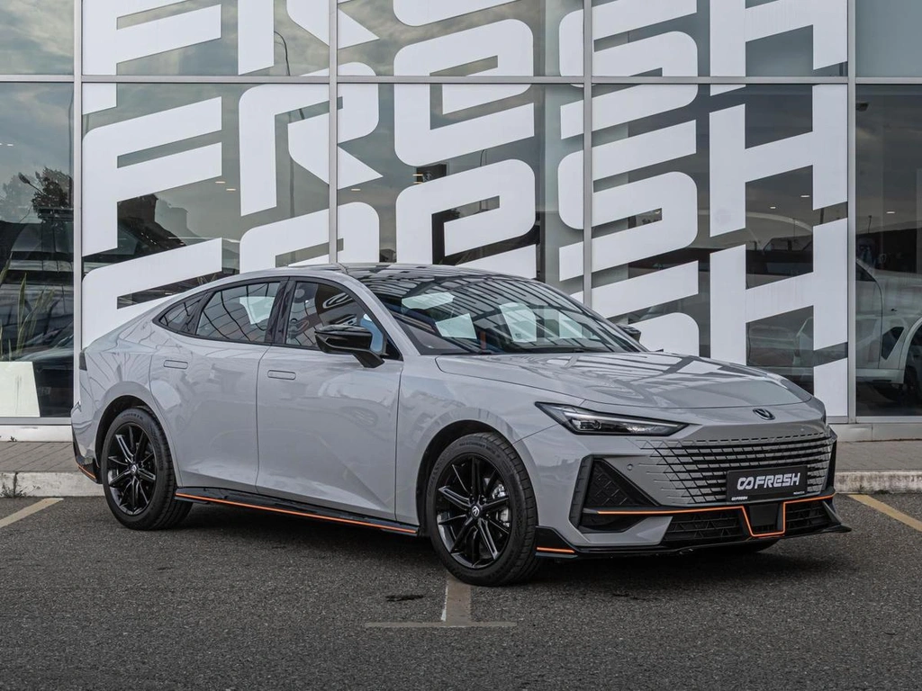 Лифтбек Changan UNI-V 2024 года, 2550000 рублей, Краснодар