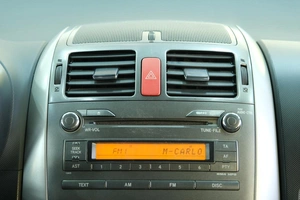 Хетчбэк Toyota Auris 2007 года, 859000 рублей, Омск
