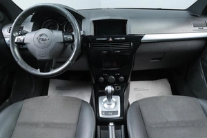 Хетчбэк Opel Astra GTC 2010 года, 609000 рублей, Челябинск