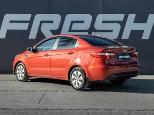 Седан Kia Rio 2013 года, 800000 рублей, Краснодар
