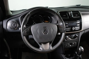 Хетчбэк Renault Sandero 2015 года, 779000 рублей, Сургут