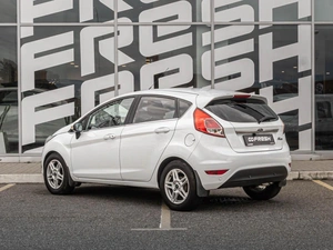 Хетчбэк Ford Fiesta 2016 года, 890000 рублей, Краснодар