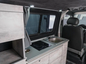Минивэн Volkswagen Transporter 2017 года, 5670000 рублей, Сургут