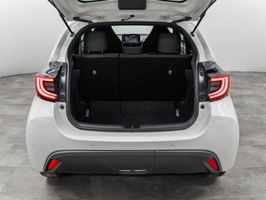 Хетчбэк Toyota Yaris 2020 года, 1270000 рублей, Красноярск