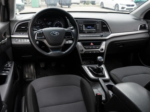 Седан Hyundai Elantra 2017 года, 1300000 рублей, Краснодар