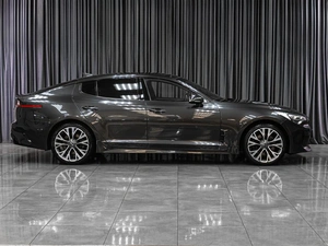 Лифтбек Kia Stinger 2019 года, 2399000 рублей, Тюмень