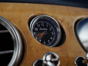 Седан Bentley Continental Flying Spur 2005 года, 2099632 рублей, Москва