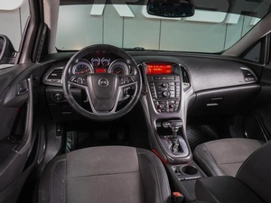 Хетчбэк Opel Astra 2011 года, 699000 рублей, Воронеж