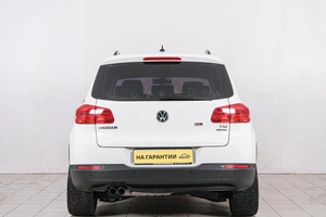 Внедорожник Volkswagen Tiguan 2012 года, 1099000 рублей, Красноярск