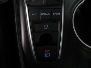 Седан Toyota Camry 2023 года, 3499000 рублей, Красный Пахарь