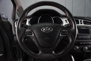 Хетчбэк Kia Ceed 2012 года, 1090000 рублей, Омск