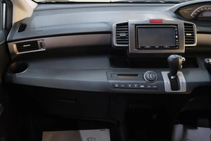 Минивэн Honda Freed 2011 года, 1219000 рублей, Омск