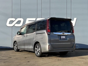 Минивэн Toyota Noah 2015 года, 1689000 рублей, Ижевск