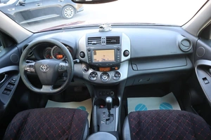 Внедорожник Toyota RAV4 2010 года, 1300000 рублей, Мирное