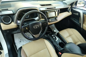 Внедорожник Toyota RAV4 2016 года, 2599000 рублей, Омск