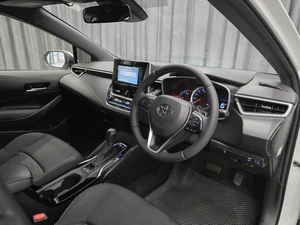 Хетчбэк Toyota Corolla 2018 года, 1399000 рублей, Красноярск
