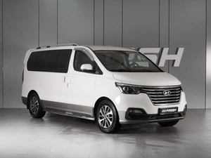 Минивэн Hyundai Grand Starex 2018 года, 3699000 рублей, Красный Пахарь