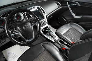 Хетчбэк Opel Astra GTC 2013 года, 1259000 рублей, Тюмень