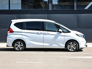 Минивэн Honda Freed 2019 года, 1999000 рублей, Кирилловка