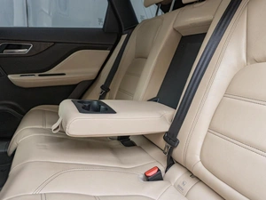 Внедорожник Jaguar F-Pace 2018 года, 3399000 рублей, Санкт-Петербург