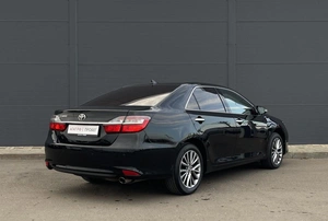 Седан Toyota Camry 2017 года, 1999000 рублей, Солонцы