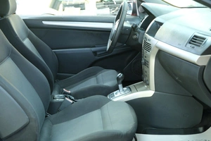 Хетчбэк Opel Astra GTC 2007 года, 569000 рублей, Омск