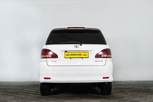 Минивэн Toyota Ipsum 2002 года, 749000 рублей, Сургут