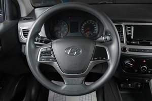 Седан Hyundai Solaris 2020 года, 1379000 рублей, Тюмень