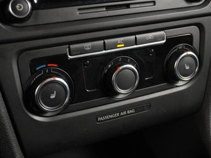 Хетчбэк Volkswagen Golf 2011 года, 749000 рублей, Воронеж